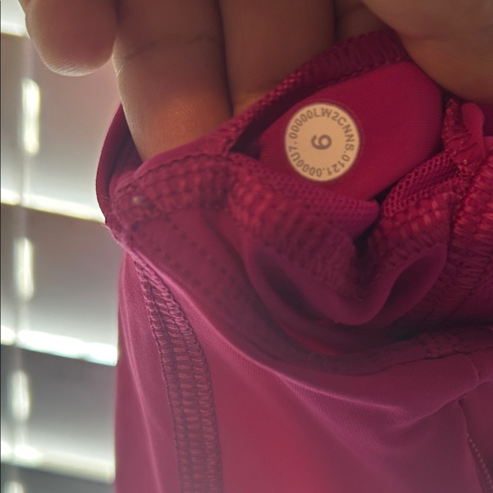 Lululemon Stash It Bra Support Size 6 Ripened Raspberry - Picture 6 of 6